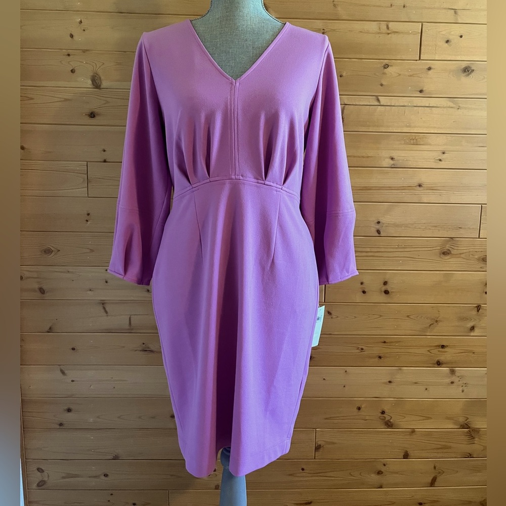 NWT Donna Morgan Violet Pink V-Neck Dress
